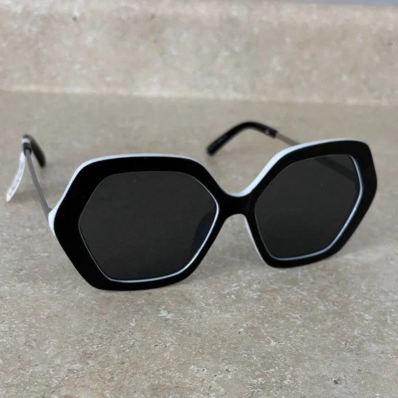 Anthropologie Black Oversized Geometric Sunglasses - Picture 4 of 4